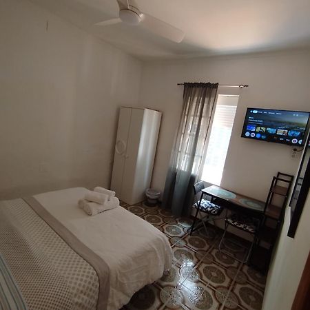 Malaga Center Rooms Экстерьер фото