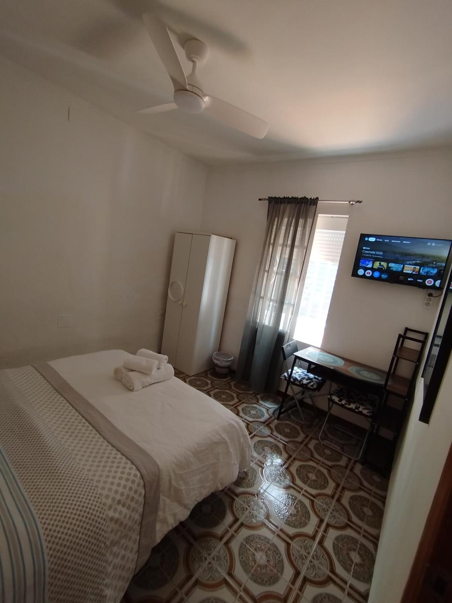 Malaga Center Rooms Экстерьер фото